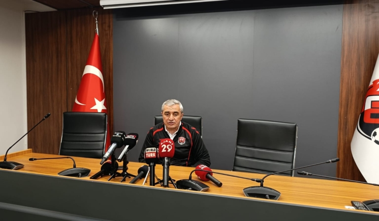 Evinde Yine Puan Kaybetti