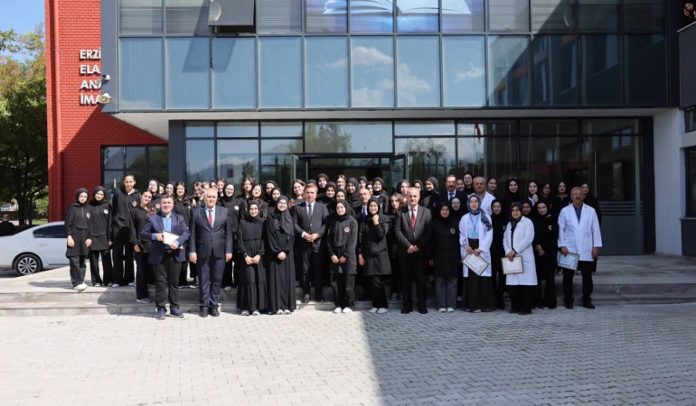 Vali Aydoğdu Öğretmen ve Öğrencilerle Buluştu