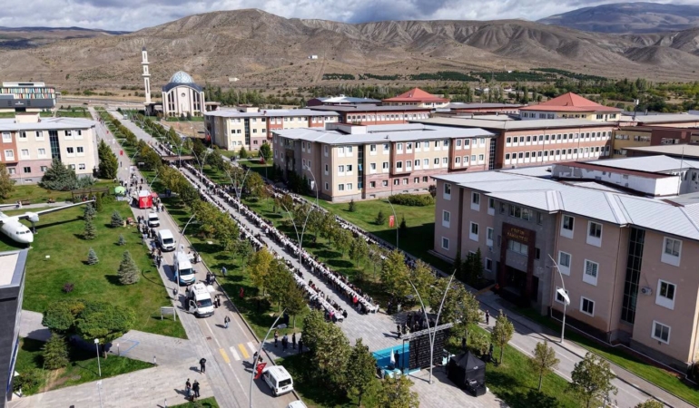 EBYÜ’de Yeni Eğitim Yılına Öğrencilerle Birlikte Başlangıç