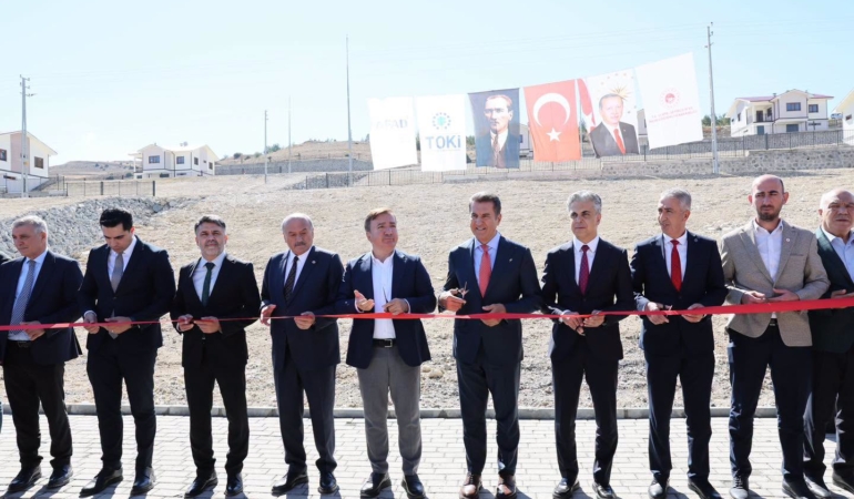 Kemah AFAD Konutları Teslim Töreni Yapıldı