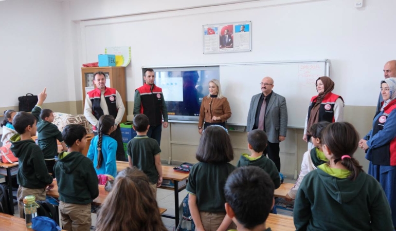 Erzincan’da Minik Öğrencilere Organik Tarım Eğitimi: Hedef Doğa Dostu Nesiller