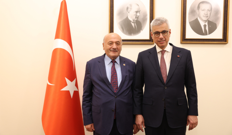 MİLLETVEKİLİ SÜLEYMAN KARAMAN’DAN ERZİNCAN’IN SAĞLIK YATIRIMLARI İÇİN SAĞLIK BAKANI MEMİŞOĞLU’NA ZİYARET